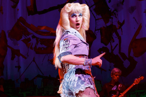 darren-criss-hedwig